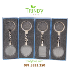 xưởng gia công móc khóa pha lê cúp huy chương theo yêu cầu tphcm